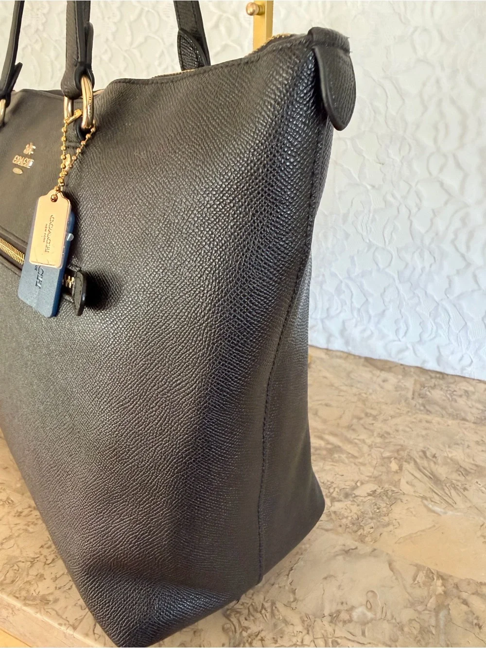 Coach Gallery Tote In Crossgrain Leather Black Zip Shoulder Bag F79608